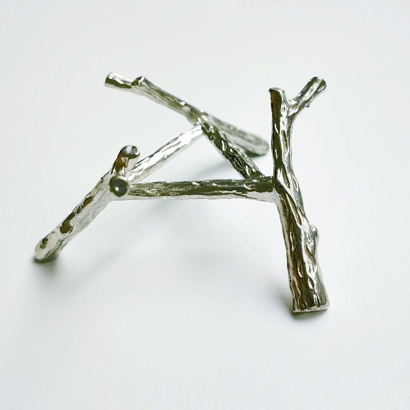 Medium-silver-branch-7-8cm ball