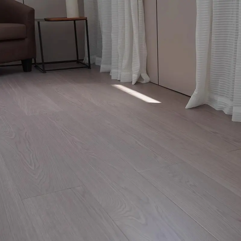 Pavimento in legno di quercia per ingegnere di colore fumé chiaro dotan pavimento ingegnerizzato in rovere bianco grigio