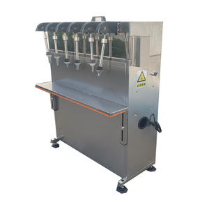 Macchina per riempire la birra con bottiglia di vetro Semi automatica e riempitrice di liquido di riempimento con tappo isobarico manuale