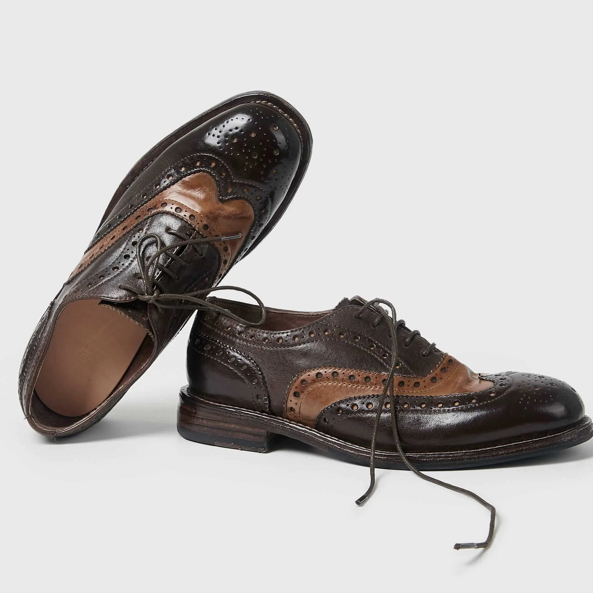 Italie 2024 nouveau style richelieu sculpté petites chaussures en cuir pour femmes industrie lourde lavé Goodyear britannique mocassins en cuir véritable