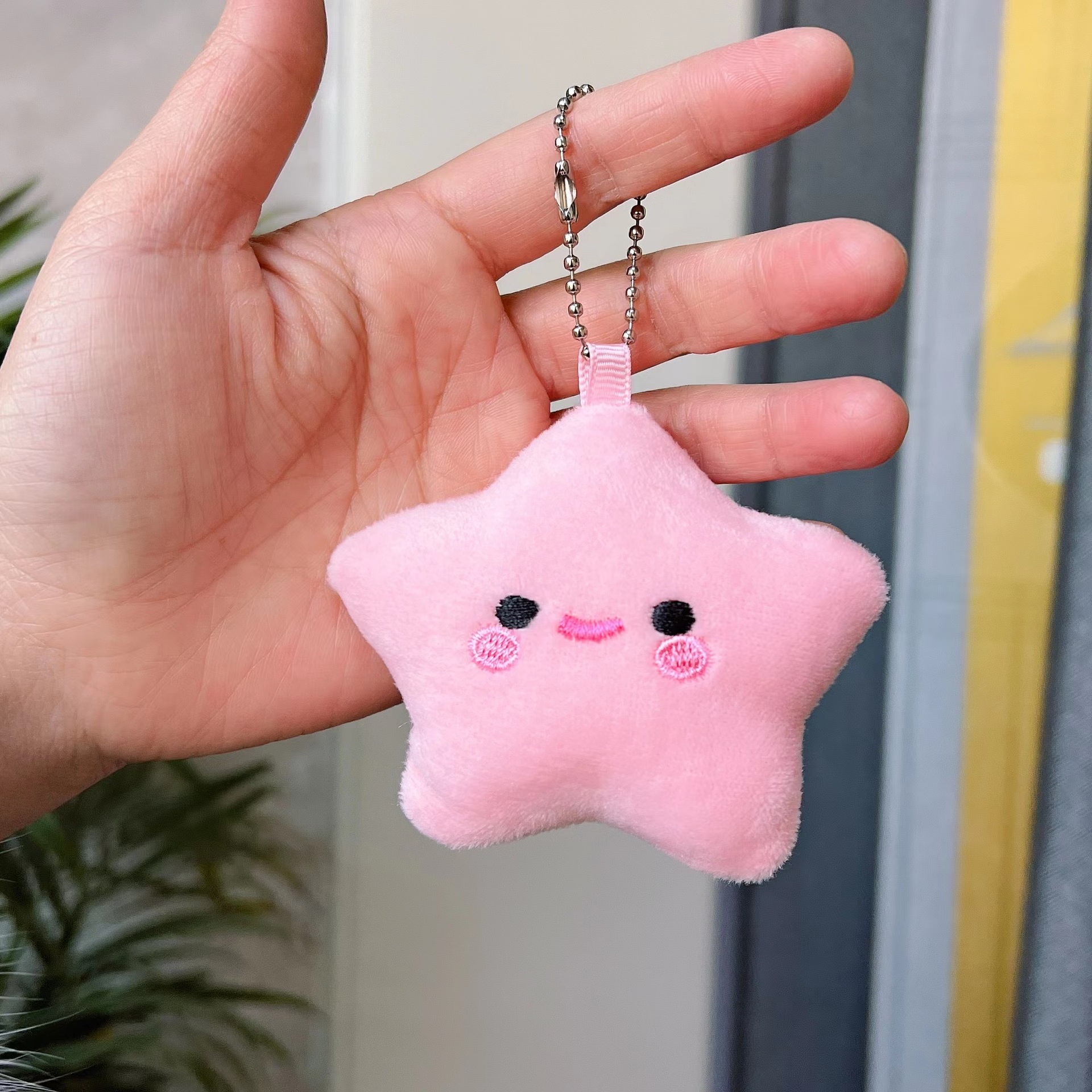 C Pink + Cadena de cuentas
