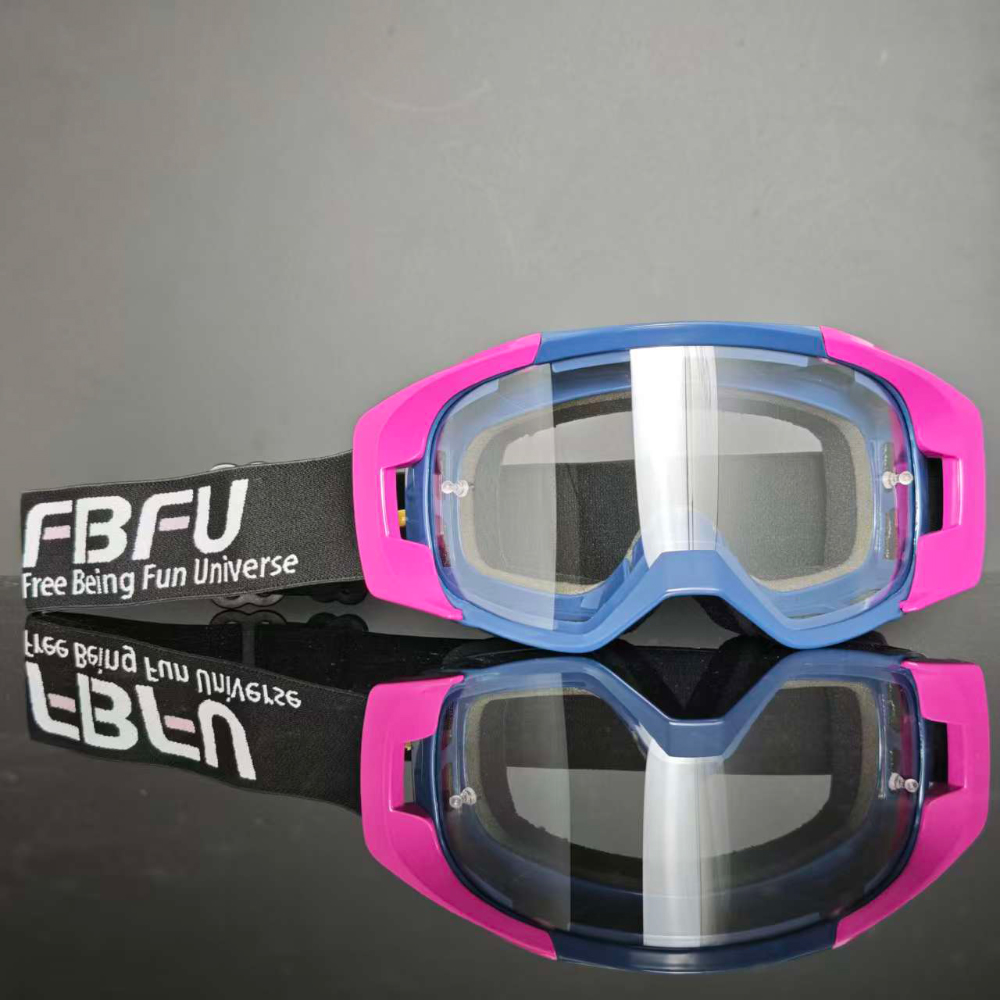 Gafas transparentes con montura azul rosa.