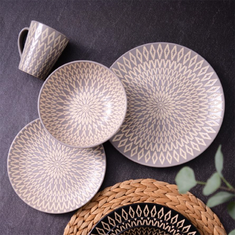 Ceramic dinner plates set price 2021 new style Black Pink Grey Stoneware dinner sets restaurant crockery dinnerwares