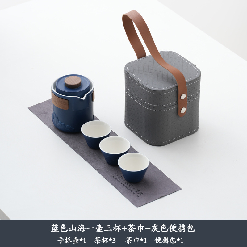 Montagnes et mers bleues, un pot trois tasses, sac gris