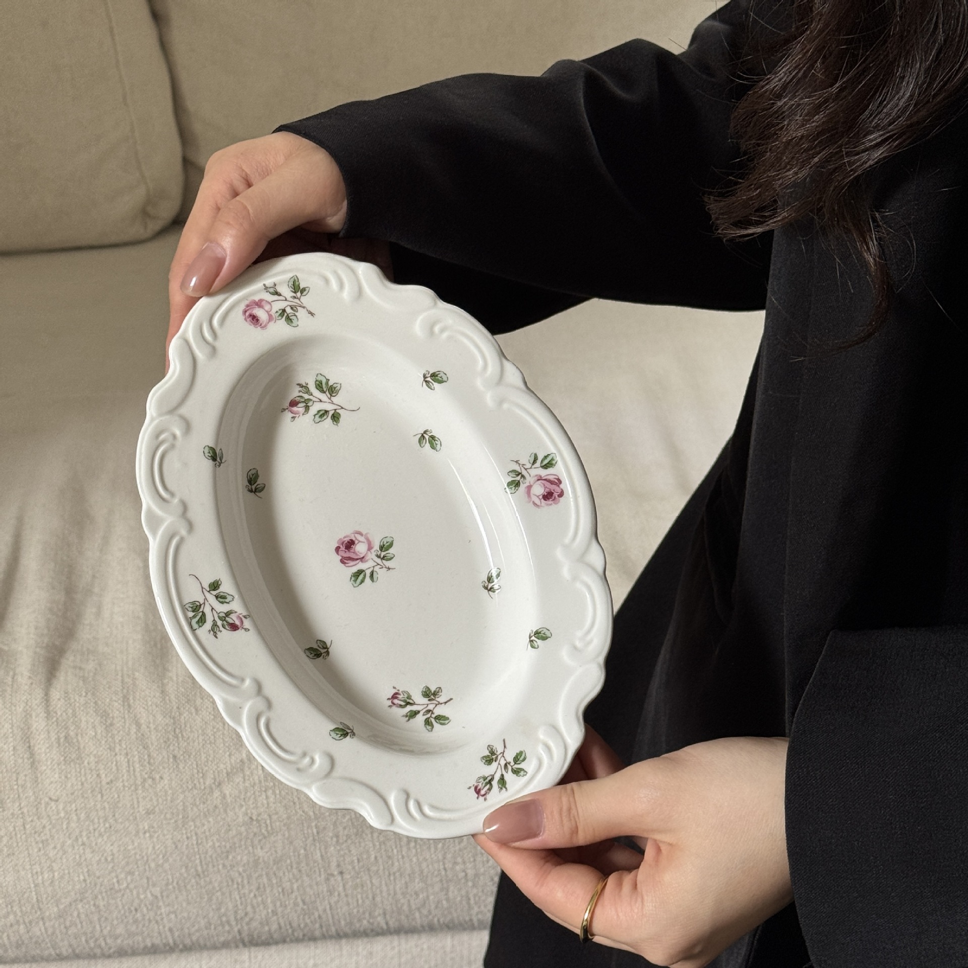 Assiette ovale Rose Language 8 pouces 20*14.5*3