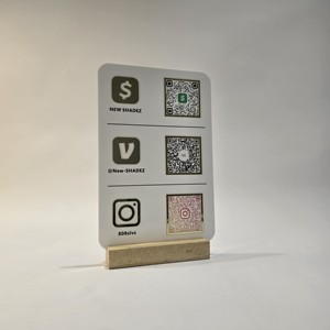 Mejore su impacto minorista: Herramientas de diseño gratuitas, técnicas de código QR en redes sociales y opciones de visualización de código QR acrílico para minoristas. - Product Image 6