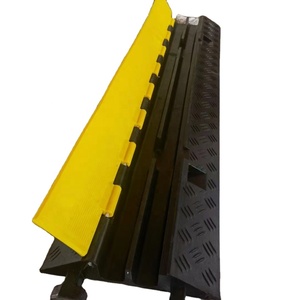 กลางแจ้งเหตุการณ์ป้องกัน/ยางสายเคเบิลป้องกันทางลาด1/2/3/4/5ช่อง - Product Image 2