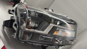 LEDプロジェクターヘッドライト三菱Triton L200 2023 2024 2025車の外部部品フロントライトヘッドライト