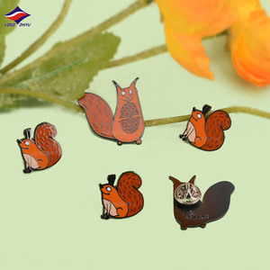 Longzhiyu Chuyên Nghiệp Mềm Men Pins Huy Hiệu Nhà Sản Xuất Tùy Chỉnh Quần Áo Kim Loại Logo Ve Áo Pins - Product Image 1