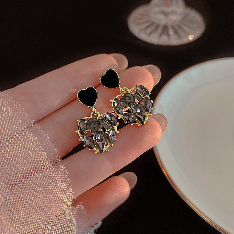 2# A1004 Corazón de Zircón Negro y Oro