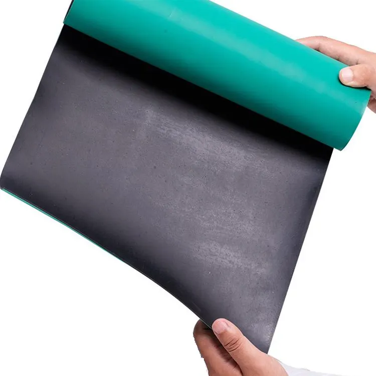 Rolo resistente ao calor dos tapetes de mesa da borracha ESD verde da espessura 1.0m x 10m de 2 mm para o assoalho da bancada de trabalho