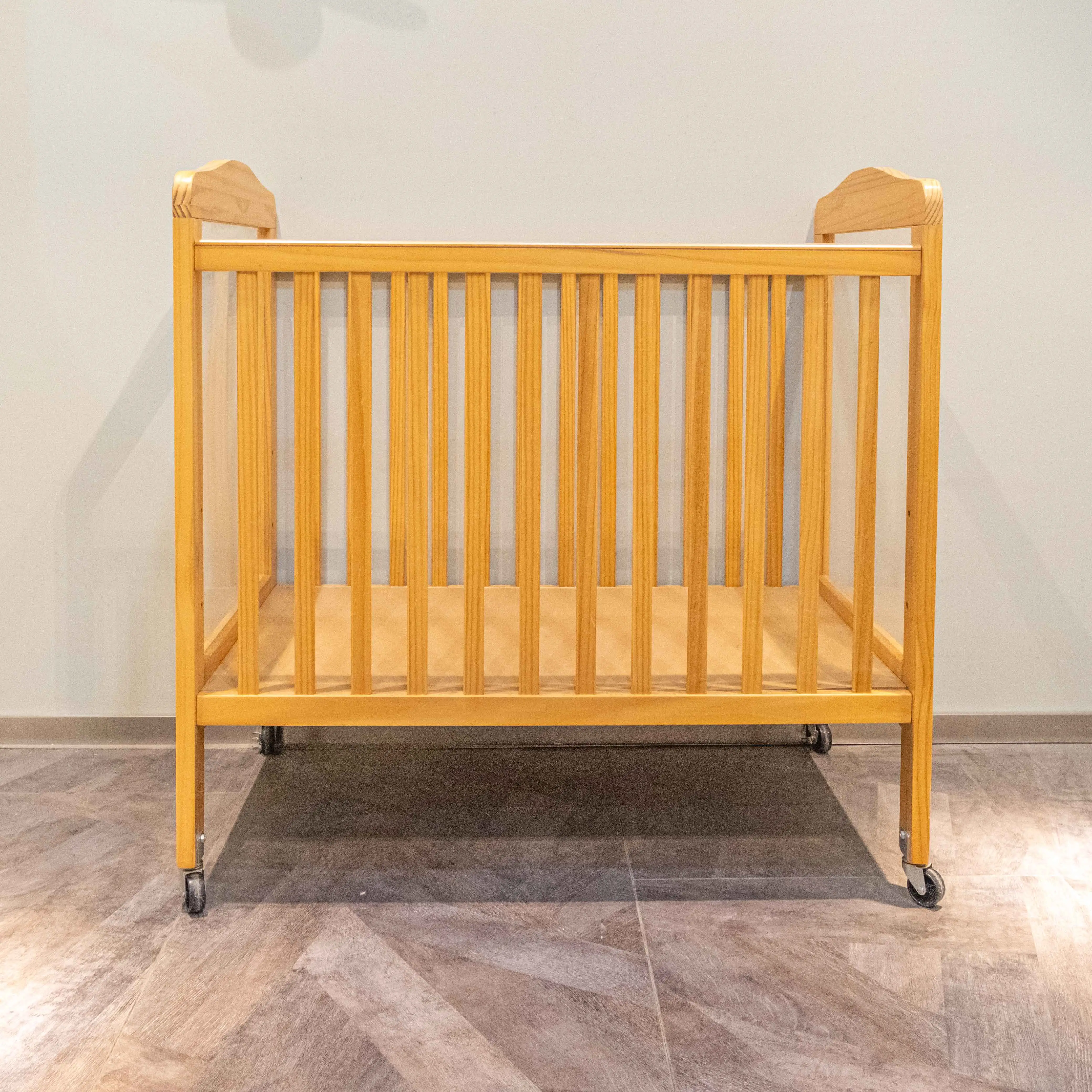 8-в-1 комплект для переоборудования кроватей для малышей из натурального золота, сертифицированная оптовая продажа, деревянная односпальная кровать для дошкольного образования Монтессори