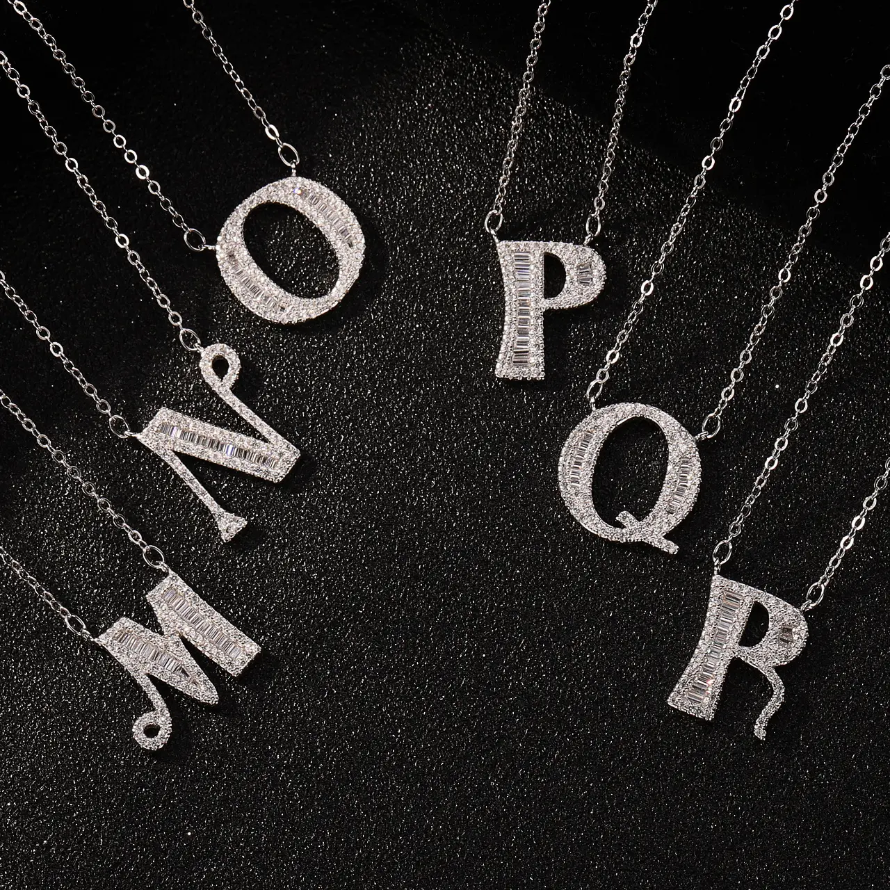 Colgantes de cadena con letras de plata de ley S925 para mujer, collares de cristal de circonia cúbica, 26 letras iniciales, abalorio