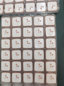 4.3 dBi GNSS เสาอากาศเซรามิก L1/L2หลายวงไมโครเวฟ dBi 4.3หลายกลุ่มดาว dBi GNSS เพิ่มความสูงได้สูงสุด