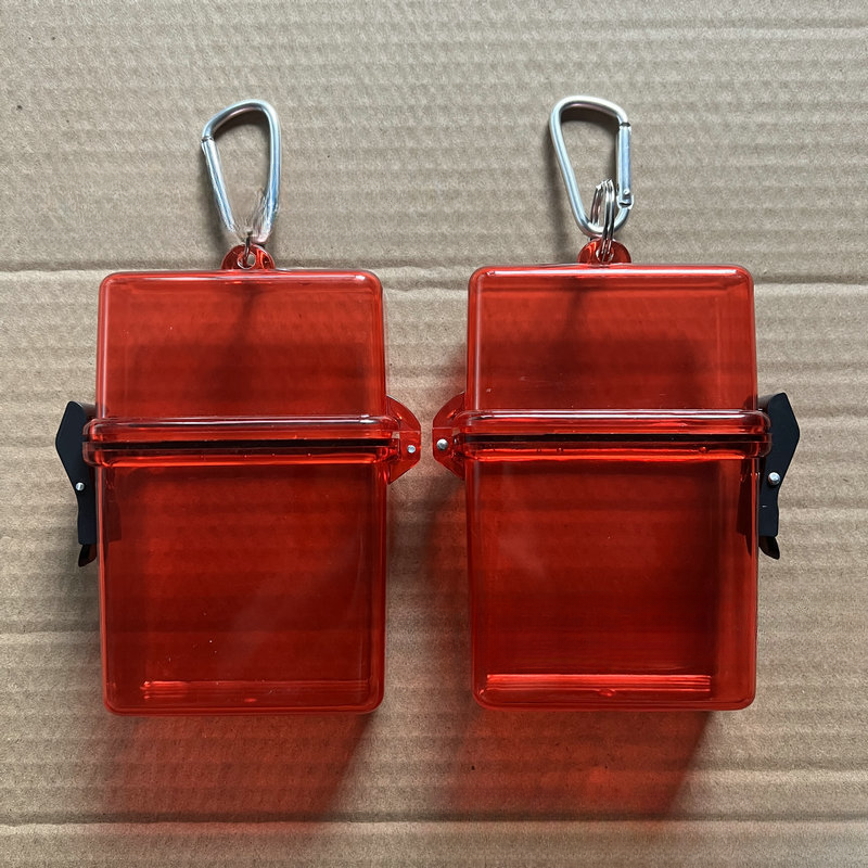 Mousqueton à bouton d'escalade rouge transparent