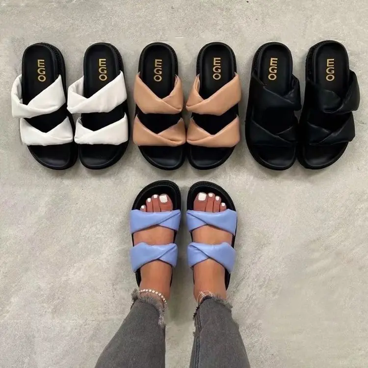 Moda Simples Sandálias Femininas e Chinelos Sapatos de Praia Toe Aberto Plano Grosso Casual Drop Shipping 2021 Verão PU Rubber OEM ODM