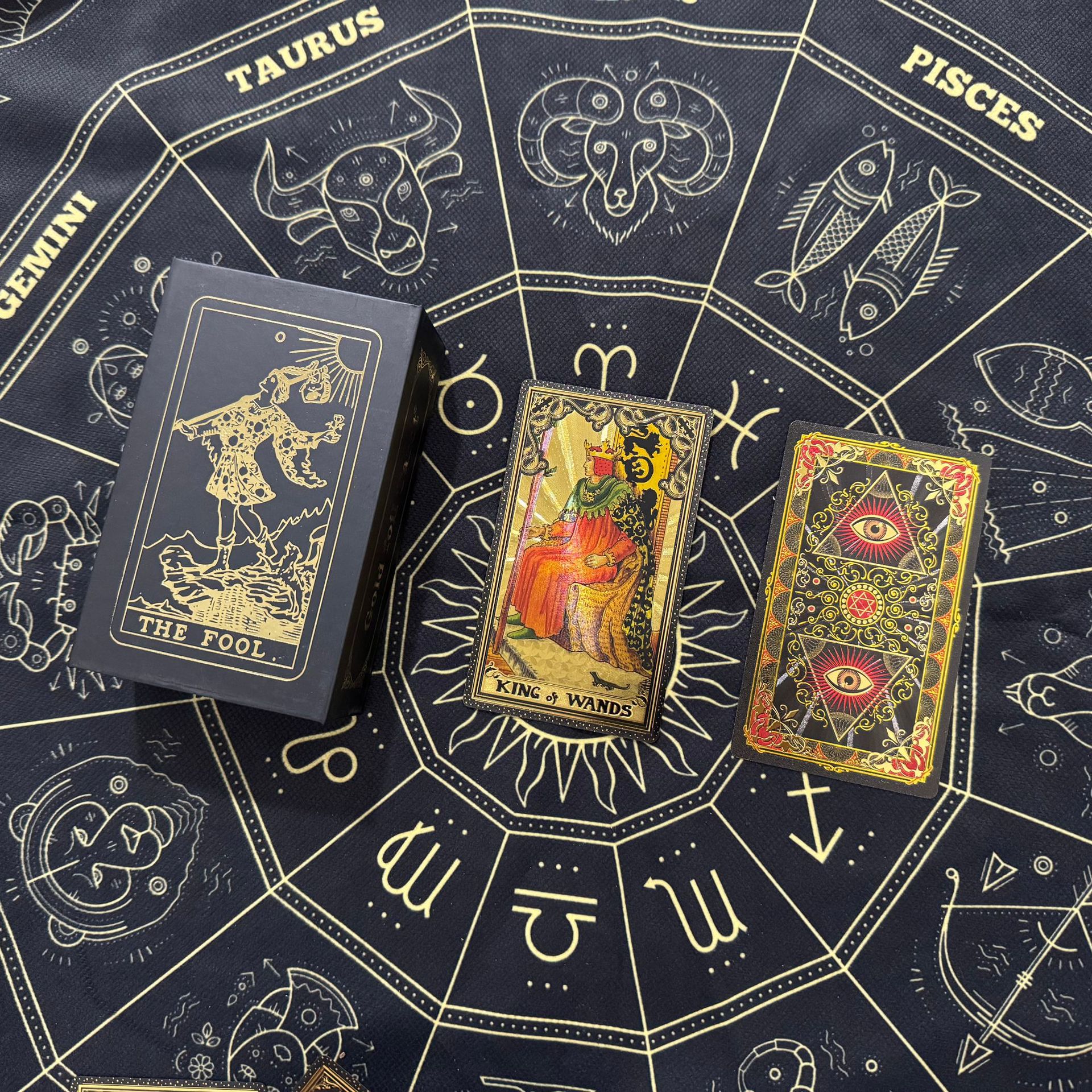 Black-Gilt hexagram magnetic box set