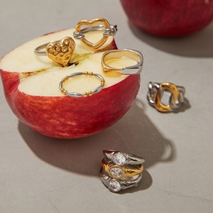An 18K Gold Stainless Steel Gold and <strong>Silver</strong> Color-matched Hollowed-out Ring with a Niche Design Sense From Europe and America - Product Image 5