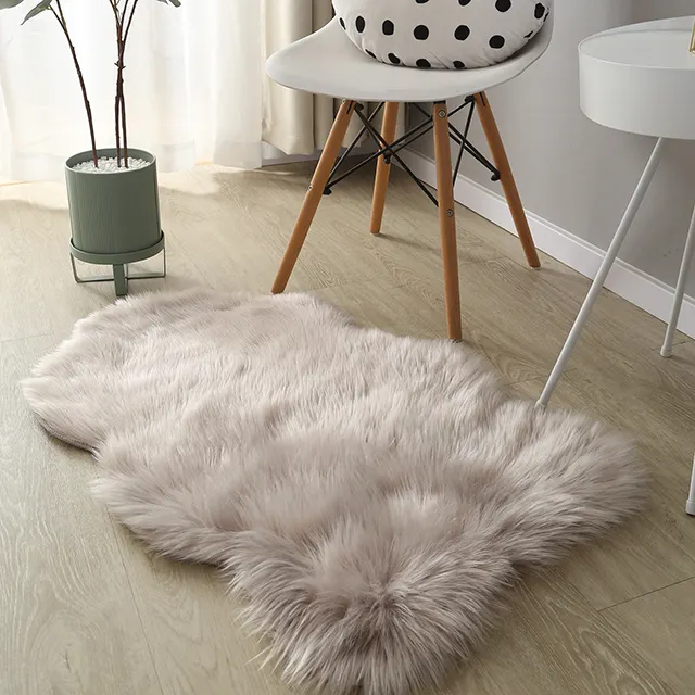 Alfombras decorativas de piel sintética con forma de conejo para sala de estar, diseño moderno, color blanco