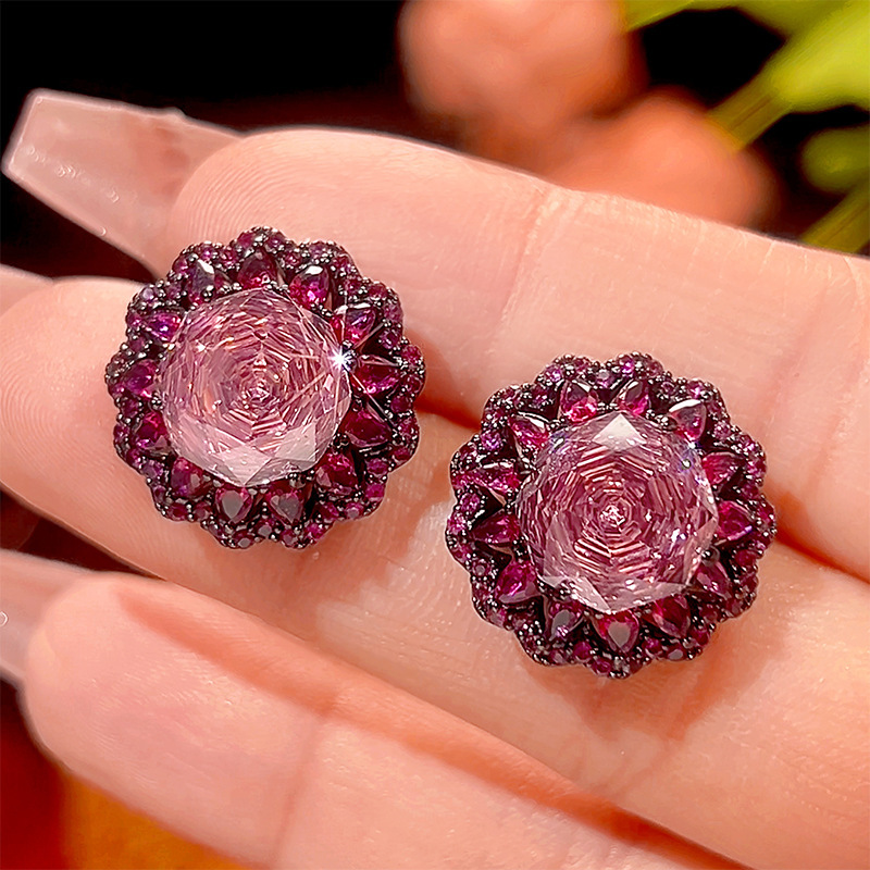 Black gold dried rose ear studs