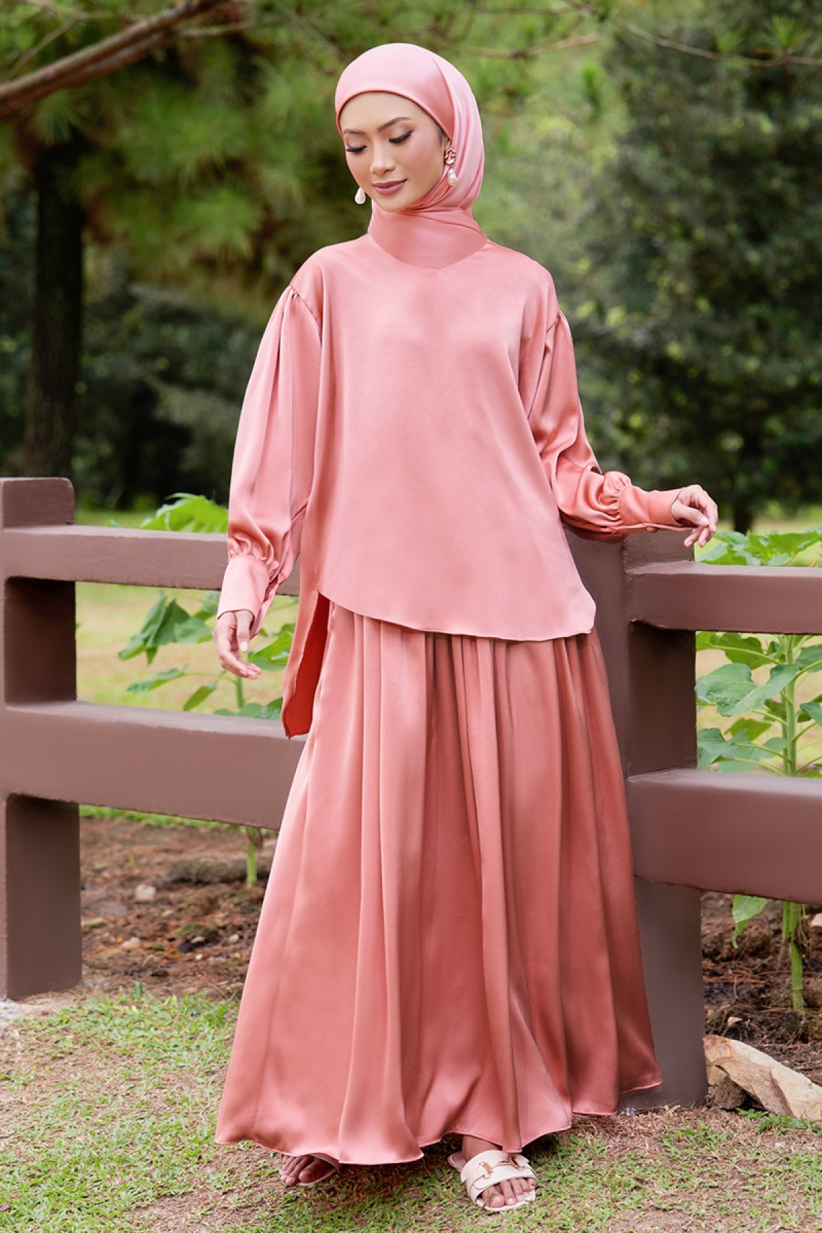 สีชมพู