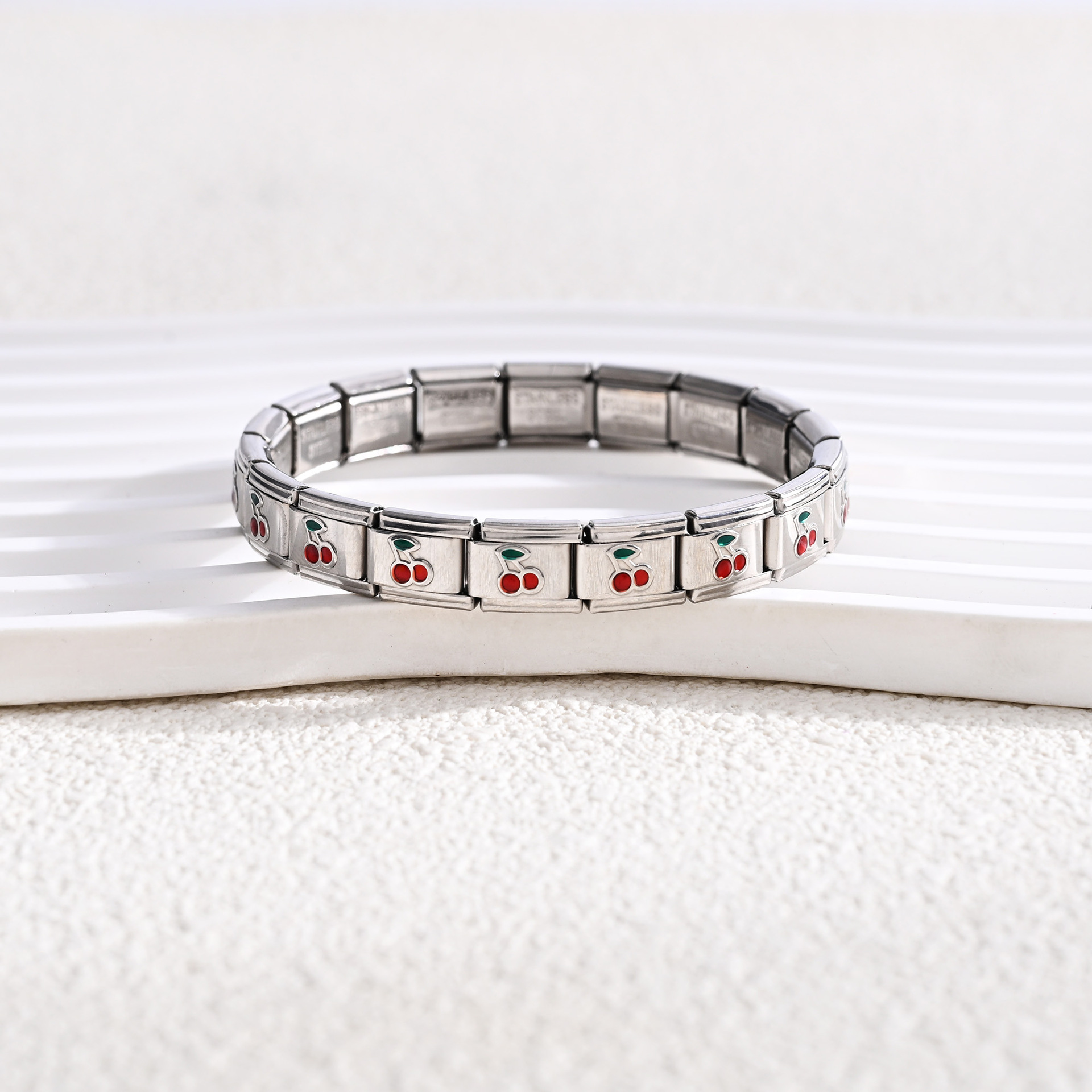 Bracelet fleurs de cerisier argenté - 18 perles
