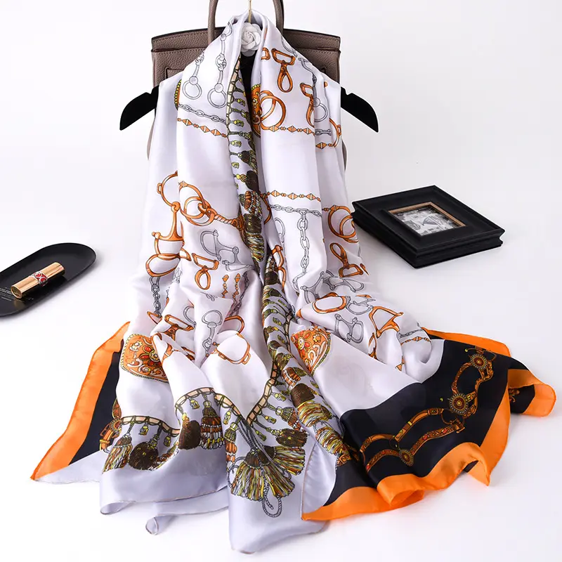 Bufandas largas de seda para la cabeza para mujer, pañuelo de marca de seda, a la moda, ligero, con patrón de cadena, 2021