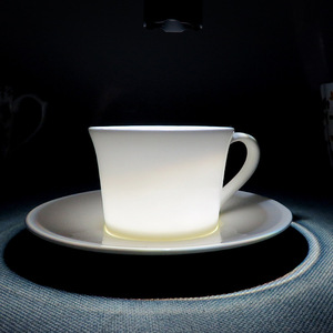 ราคาถูกขนาดเล็กสีขาวถ้วยชาที่ทันสมัยถ้วยกาแฟเซรามิกและจานรองชุด - Product Image 4