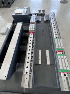เครื่องกัด SF-VL855 CNC แบบ3แกน5แกนเครื่องกัดแนวตั้ง