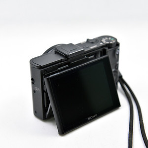 กล้องวิดีโอดิจิตอล Sony DSC-RX100 II 1080P HD ของแท้มือสอง - Product Image 1