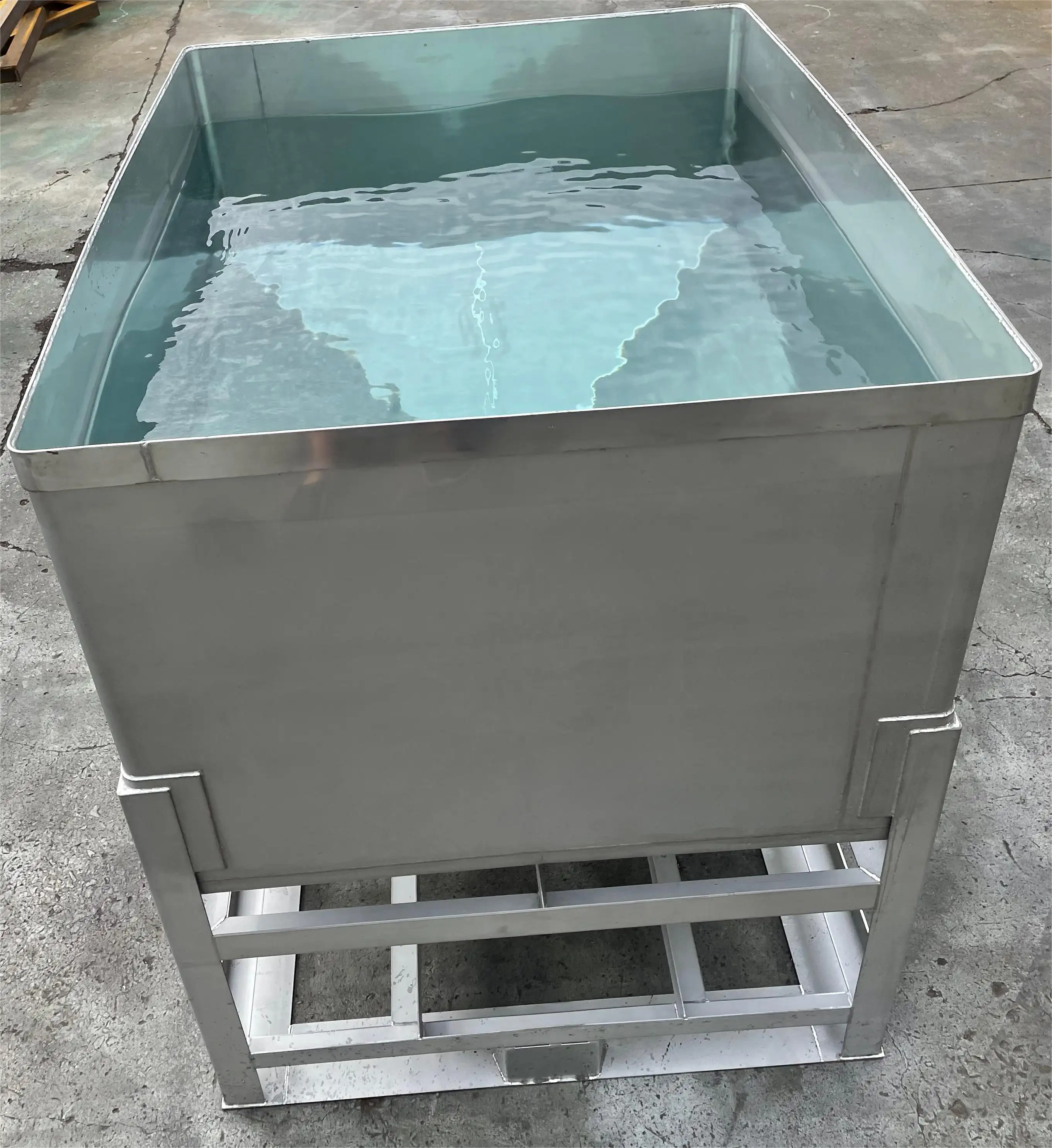 Nuovi prodotti personalizzati contenitore per stoccaggio dell'acqua in acciaio inossidabile contenitore per deposito di liquidi chimici