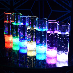 Tüm amaçlı LED parti malzemeleri dekorasyon bulaşık makinesinde yıkanabilir şarap bardağı renk değiştirme değiştirilebilir pil Light up Highball