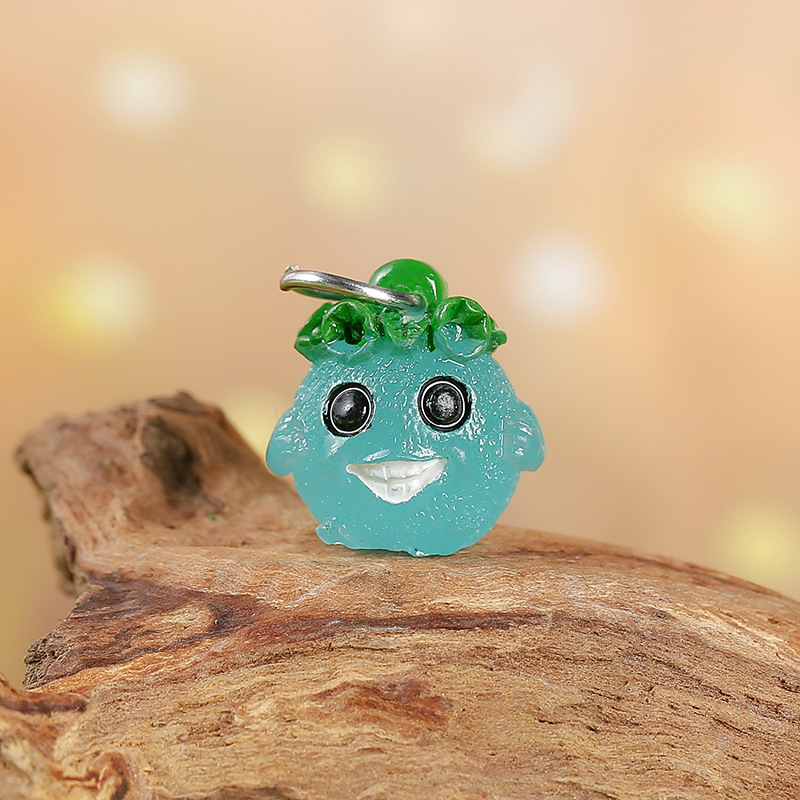 Petit elfe bleu brillant la nuit