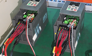 高品质4kW VFD/VSD控制柜380-440V变频器IP54额定消防泵变频驱动器类型 - Product Image 5
