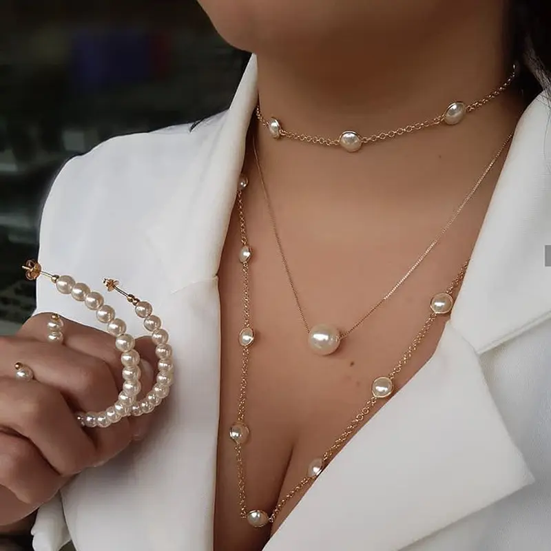 Vintage 2 pz/set orecchini di perle a forma di C dolce semplice catena girocollo multistrato collana di perle d'acqua dolce Set di gioielli per le donne