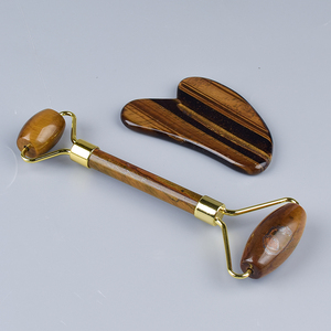 Popüler tarzı kaplan gözü yeşim rulo Gua Sha kiti kırışıklık kaldırmak yüz masajı ve gumassager masaj kahverengi yeşim rulo ve Gua Sha seti - Product Image 5