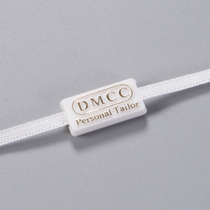 Hangtag-cierre personalizado en relieve para ropa, logotipo de marca, lazo oscilante de plástico, etiquetas colgantes, cadena de sellado - Product Image 4