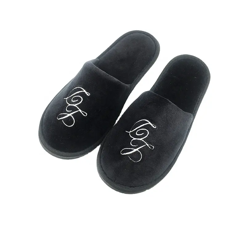 Negro terciopelo de algodón desechable personalizado zapatillas de Hotel con logotipo bordado