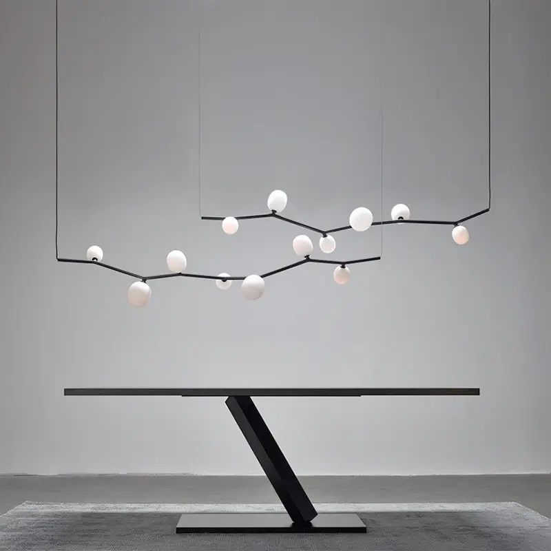 L'ultimo design moderno e minimalista lampadario in vetro bianco e nero per la lampada da cucina dell'isola della sala da pranzo