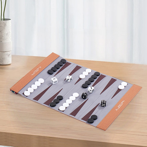 Leder Backgammon New Design Board Mini tragbares Spiel Faltbares Luxus-Reiseset Benutzer definiertes Backgammon