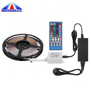 SMD5050 RGB LED Strip Kit Wasserdicht mit 44-Tasten-IR-Fernbedienung 5A 12-V-Netzteil USB-und NFC-Konnektivität Sprach steuerung - Product Image 4