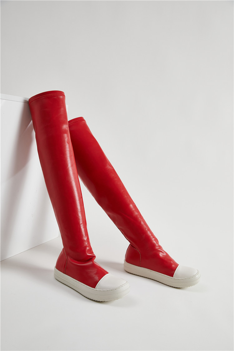 Rouge sur genou