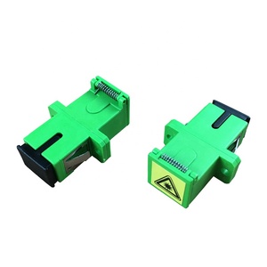 Adaptadores de fibra óptica Simplex SC APC a SC APC monomodo con obturador en centros de datos de telecomunicaciones y redes de alta velocidad - Product Image 1