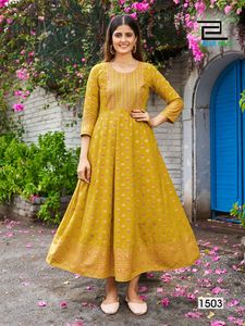 新系列人造丝Anarkali礼服，颈部刺绣，为女性准备批量制作Anarkali Salwar <span class=keywords><strong>Kameez</strong></span>