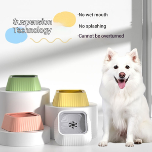 ゆっくり飲む犬用ボウル非濡れ口ペット猫フローティングウォーターボウルこぼれないペット用フローティングドッグウォーターボウル