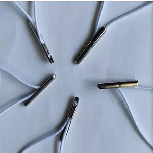 Cuerdas de poliéster elásticas redondas negras de 2MM personalizadas con extremo de púas de metal - Product Image 3