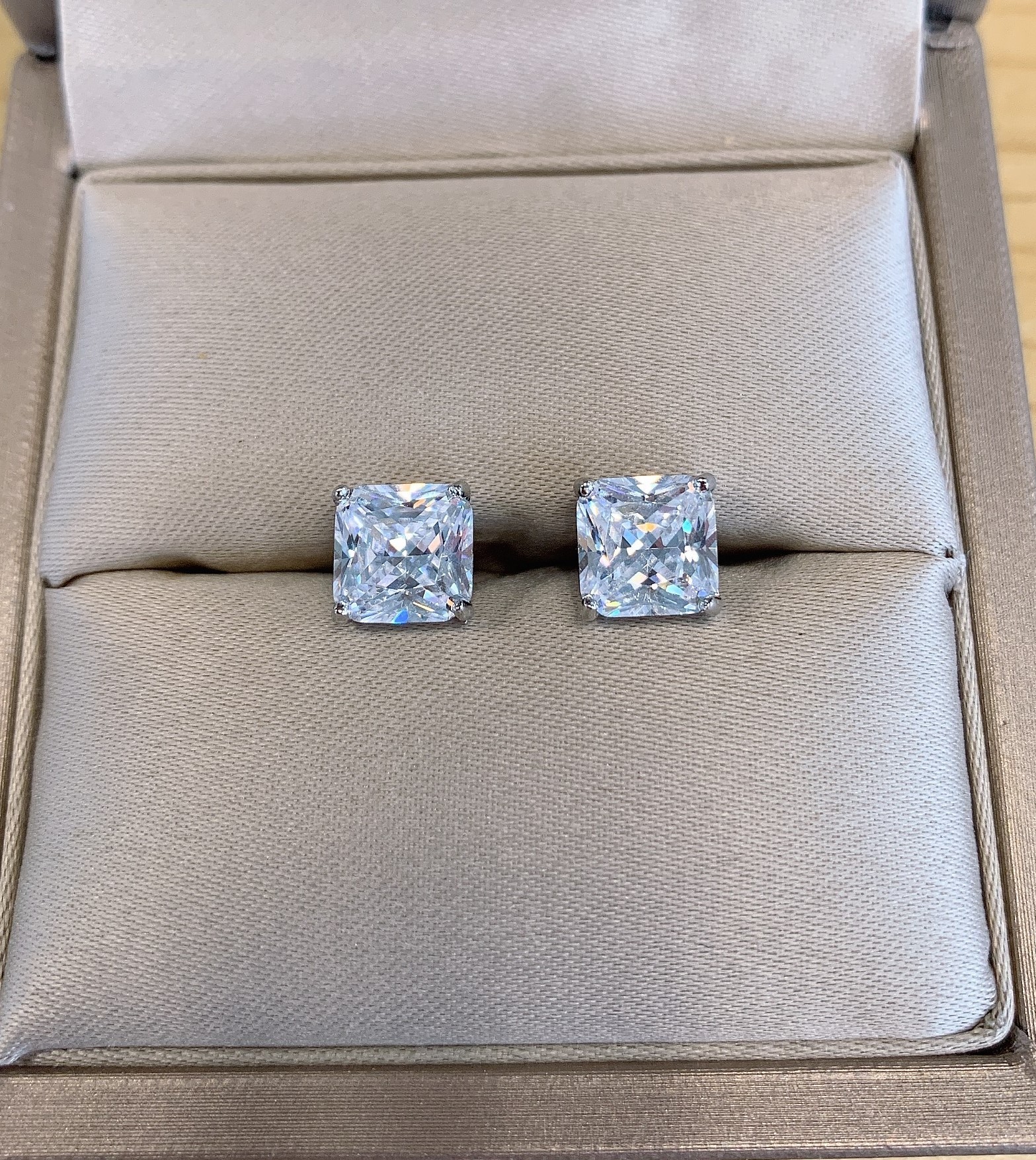 Boucles d'oreilles diamant plaqué blanc