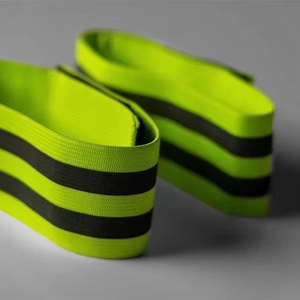 Brazalete elástico ajustable con dos correas para correr de noche, brazalete de seguridad amarillo altamente reflectante, gancho y lazo CE EN 13356 - Product Image 5