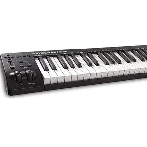 Synth Action 61 Key USB <strong>MIDI</strong> <strong>Keyboard</strong> <strong>Controller</strong> With Assignable Controls, Pitch and Mod Wheels M-Audio Keystation 61 MK3