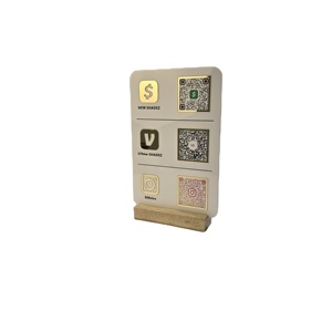 Mejore su impacto minorista: Herramientas de diseño gratuitas, técnicas de código QR en redes sociales y opciones de visualización de código QR acrílico para minoristas. - Product Image 2